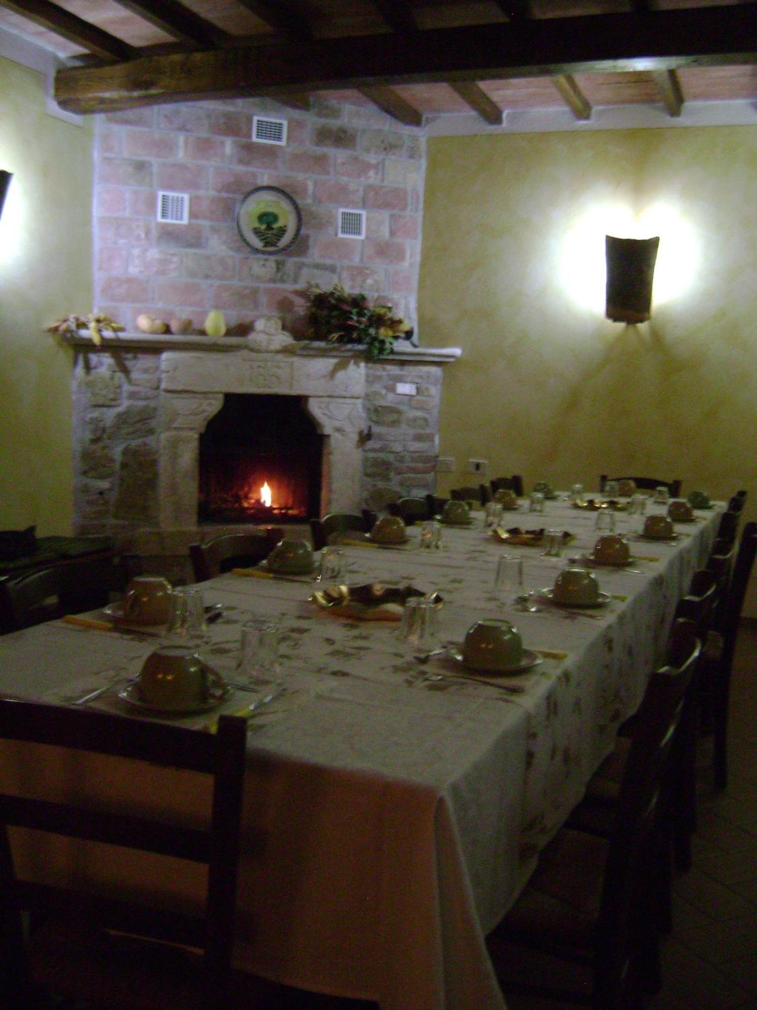 Agriturismo Casa Fibbianello Semproniano Buitenkant foto